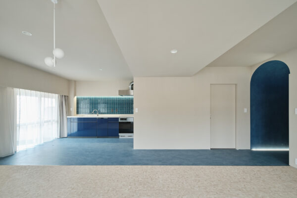 BOUNDS BLUE